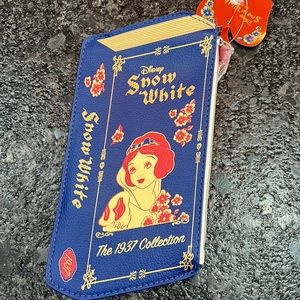 Snow White Disney cosmetic bag